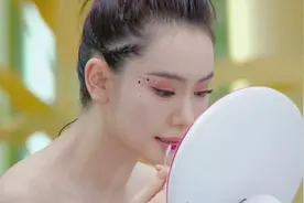 明星化妆谁最厉害，戚薇130秒化完妆，霍思燕的手法太专业了