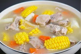 炖山药排骨汤时，到底要不要焯水，教你一招，汤鲜肉嫩好喝又补钙