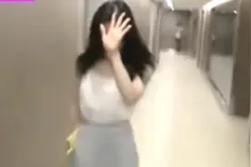 知名女配，早年与富豪在厕所被抓，如今未婚生子嫁高管生活幸福