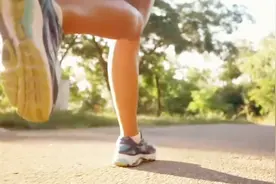 女性这几个部位出汗要注意视频封面