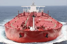 世界最大货轮，109000马力长400米，能运14770个集装箱