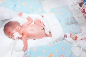 视频记录早产儿从出生到百天的成长变化，生命真的好奇妙视频封面