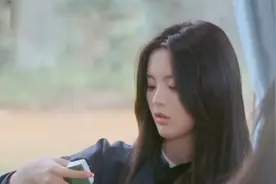 明星的锦鲤属性，杨超越锦鲤上身打麻将频频胡牌，直呼：运气太好