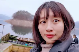 快过年啦，来东阳最大水库买鱼的人可真多呀，生意特别火爆视频封面