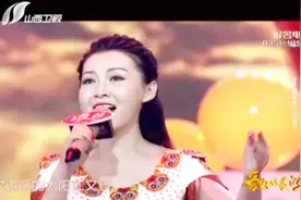 伟大毛主席！一首民歌《高楼万丈平地起》，开口全场热血沸腾视频封面