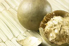 罗汉果泡水喝的功效视频封面