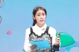 明星飚天津话合集：张碧晨大秀方言读《年轮》，就像在说单口相声视频封面