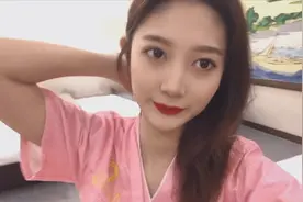 袁内向想去游泳，结果泳衣找不到，只能去澡堂泡澡，搓个澡按个脚