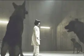 科学家用小孩做基因改良，把她和凶猛巨犬关在一起，结果惹下大祸视频封面