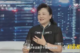 咽炎患者吃梨也有讲究！专家讲述吃梨的利弊，快来看看|健康之路视频封面