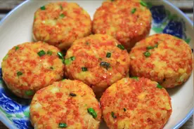 剩馒头不要炒着吃了，用它做早餐饼，比包子还香，比油条简单视频封面