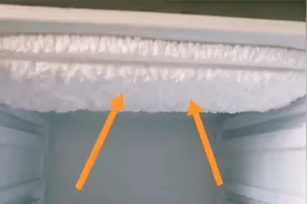 冰箱结冰太厚不用铲，只需一个塑料瓶，几分钟冰块快速去除