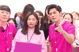 明星扮素人合集，周杰伦化身快递小哥惊喜派送，粉丝见后惊呼不已视频封面