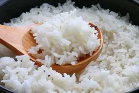 放过夜的米饭能不能吃，好多人没弄清楚，看完叮嘱家人视频封面