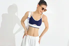 很体贴没摩擦，裸感里料，小胸也很性感视频封面