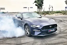 福特野马：V8 5.0升与2.3T的区别！视频封面