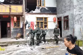 四川雅安：救援官兵和民兵全力投入灾后安置工作视频封面