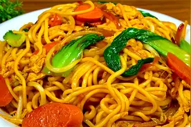 这才是炒面的正确做法，教你饭店不外传的秘诀，出锅筋道不成坨