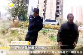 大爷竟把罂粟当野菜，在菜园种了一大片，把叶子摘下来煮面条吃了视频封面