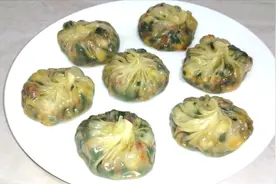 小黎教你用饺子皮做包子，个个晶莹剔透，皮薄馅多超好吃视频封面