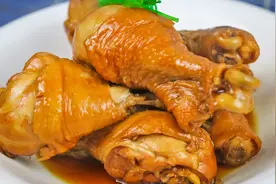 大厨分享“秘制卤鸡腿”，调料配方都告诉你，肉质鲜嫩，香气扑鼻视频封面