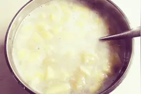 水果面疙瘩汤大家喝过吗？做起来简单轻松，味道清香，喝了还想喝视频封面