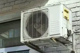 下雨天，空调外机需不需要遮挡？维修工人好心提醒：别再犯傻了！