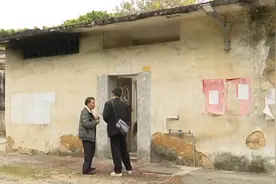 佛山一14岁女童失去双亲升学入户难，当地政府全力救助设法解决视频封面
