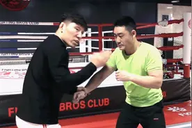 被抱住后腰如何反摔？视频封面