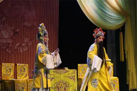 山西运城蒲剧团农村演出，现场500名戏迷为他们的表演喝彩视频封面