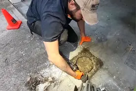下水道堵了别着急，师傅教你这样做，下水道立马疏通视频封面