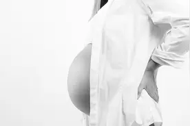 为啥胎动总在肚子右侧？是胎宝性别“暗示”吗？这些原因孕妈该懂视频封面