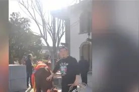 牛年大吉！摸牛求福 牛：随便摸