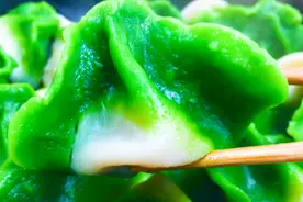 饺子又出新做法，教您做翡翠白菜饺子，孩子不吃肉也能吃1大碗视频封面