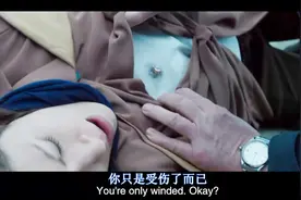 遭受狙击枪致命一击，只是受点轻伤，这防弹衣防护级别够高的了视频封面