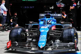 F1奥地利站一练周冠宇车载PK维斯塔潘视频封面