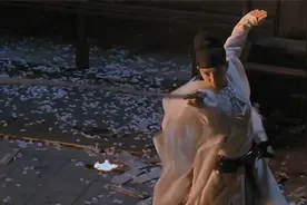 最近这首《惊雷》火了，这歌词杨坤老师很难接受，太魔性了视频封面