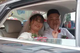 广西一帅哥迎亲，新娘在外认识的，带回家宾馆出嫁，亲人都没一个视频封面