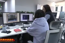 湖北“驼鹿企业”亿咖通科技纳斯达克上市视频封面