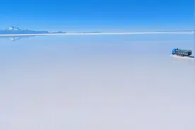 冰路卡车司机跑盐湖，跑偏道路，水管被盐水腐蚀视频封面