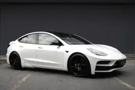 特斯拉Model 3改装｜外观升级，更加运动的轿跑范视频封面