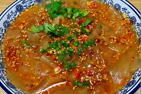 难怪早餐店的麻酱流汁宽粉那么好吃？原来诀窍真简单，酸辣爽口视频封面