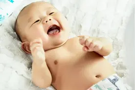宝宝什么时候开始长牙最好？如果晚于这个月龄，父母就该注意了视频封面