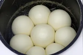 自从学会电饭锅做馒头，我家隔天就做两锅，简单省事，柔软又筋道视频封面