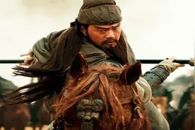 关羽和张飞没有“拜师学艺”，却是公认万人敌，他们武功哪里来的视频封面