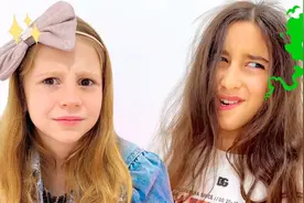 小女孩不讲卫生，身上又脏又臭，连好朋友都不愿意跟她一起玩！视频封面