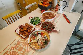全职妈妈每天10：30准时做午餐,孩子回家就有热饭吃,幸福的小日子视频封面