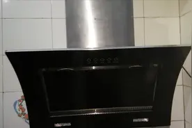 抽油烟机通电不转能听到电机嗡嗡响，其实问题很简单