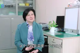 比癌症还可怕的肺纤维化是怎么回事？3种情况是诱因，别大意了视频封面