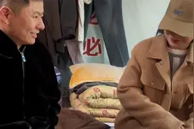 26岁男子有房有车去相亲，被女生嫌弃太矮，看上同伴男子尴尬陪笑视频封面